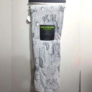 Urban Domain Glow in the Dark Gray Blanket with Stars, Moon, And Kitties 60x70